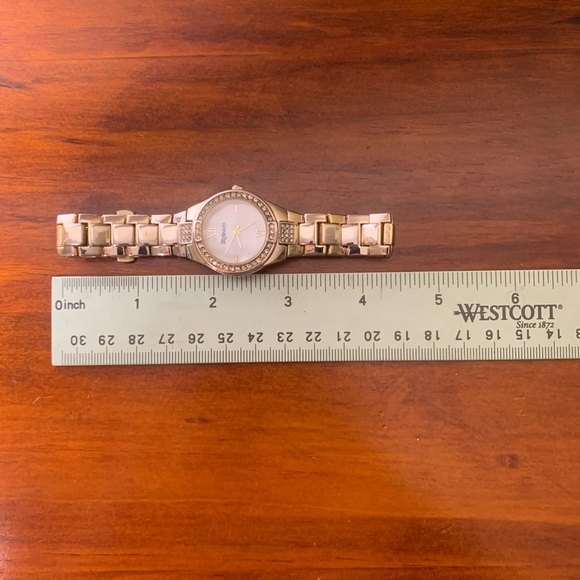 Ladies watch with mother of pearl dial - Picture 8 of 9